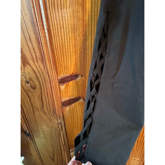 Fabletics brand new black cropped compression quick dry leggings size small - Picture 3 of 5